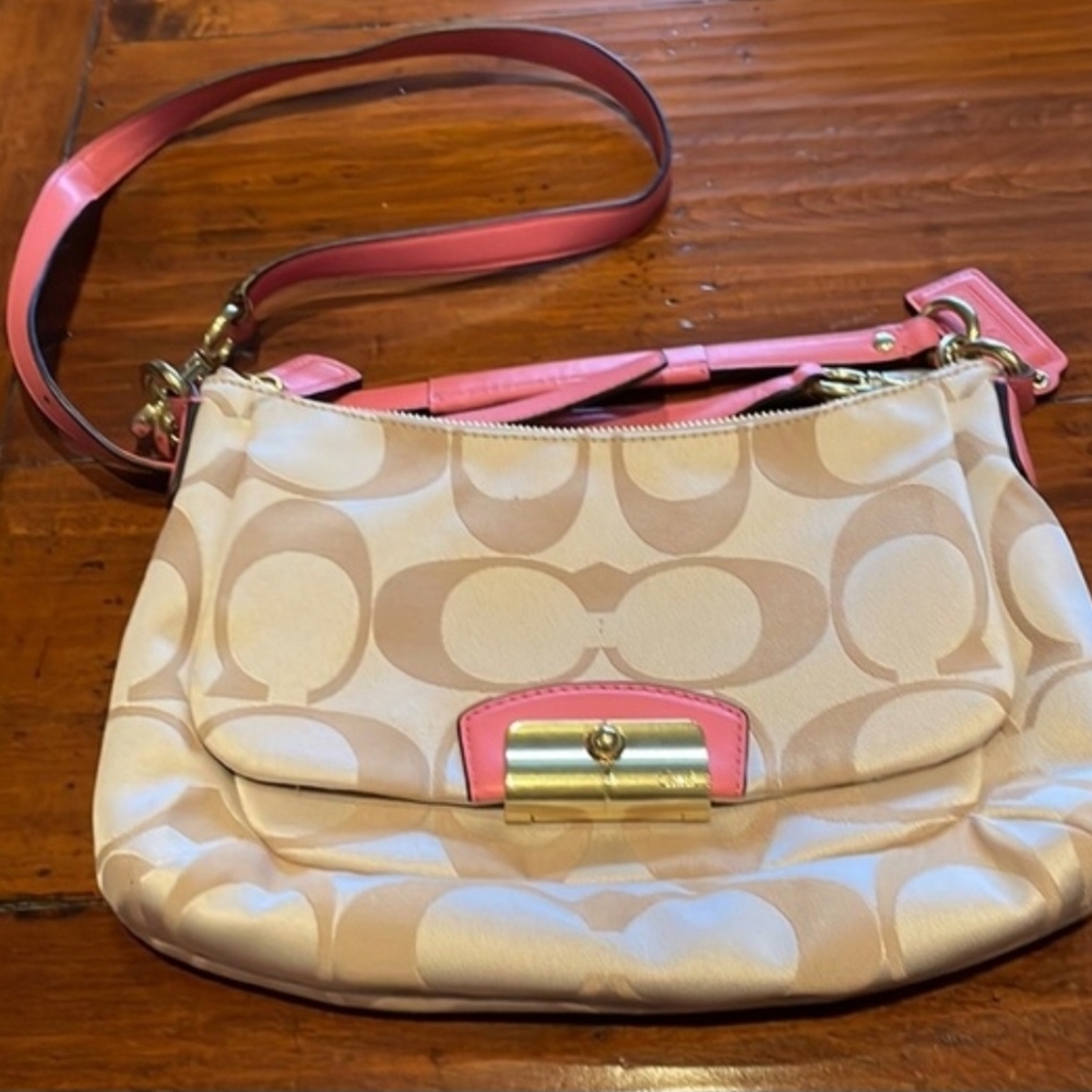 Coach Tan and Pink Crossbody Bag. With Dust Bag. - Picture 3 of 9
